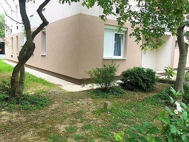 Miracle Apartman Sarvar Apartment Exterior photo