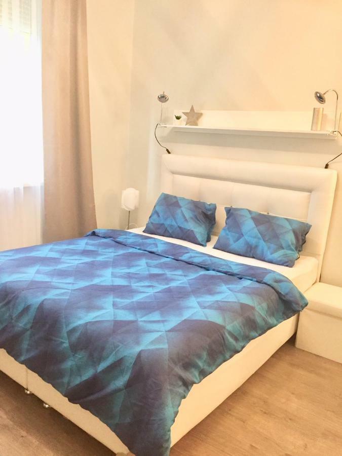 Miracle Apartman Sarvar Apartment Exterior photo
